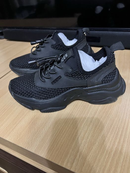 Steve Madeen adidași