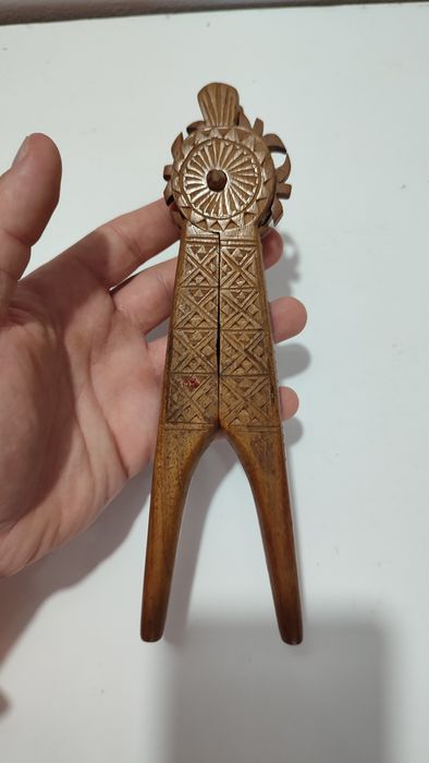 Cleste pentru nuci, alune