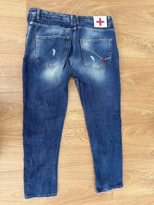 Мъжки дънки.