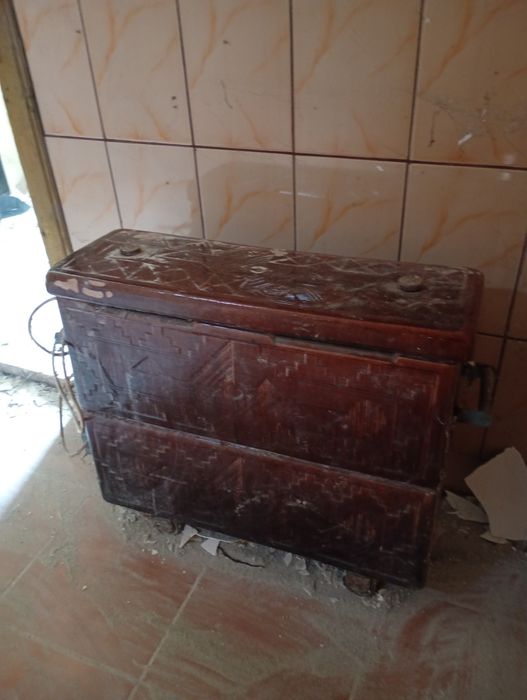 Soba  veche teracota și electrică