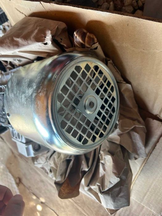 MOTEK ET71b-4 Трифазен 4 полюсен електромотор 0,37кВ 1380rpm НОВ