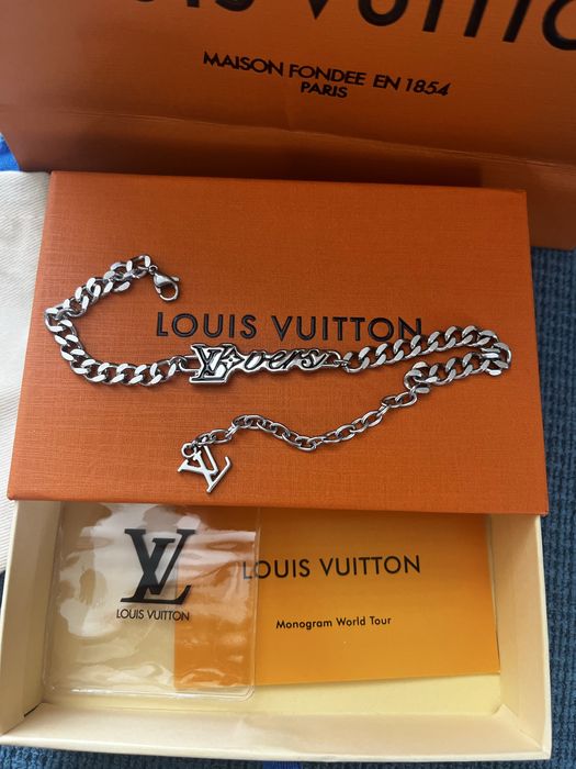 Louis Vuitton гривна