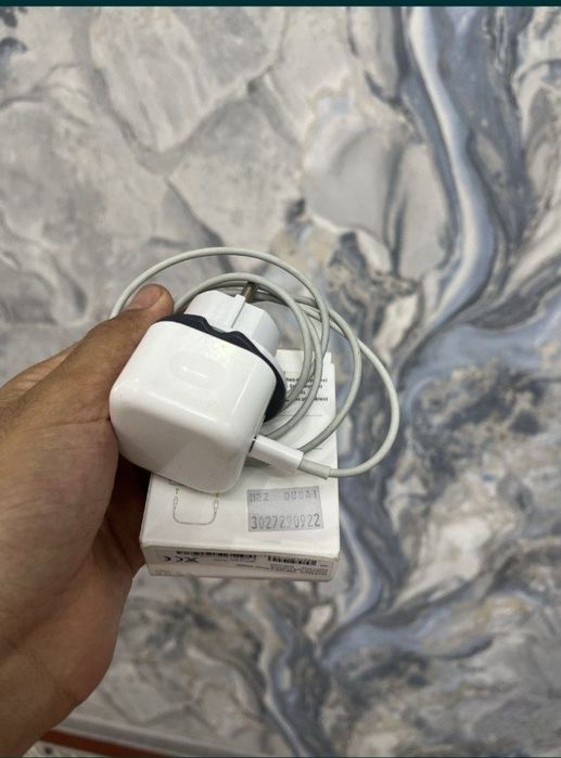 Iphone arginal zaryadchik