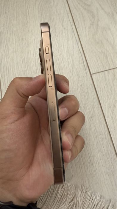 продам iPhone 16 Pro 256 ГБ