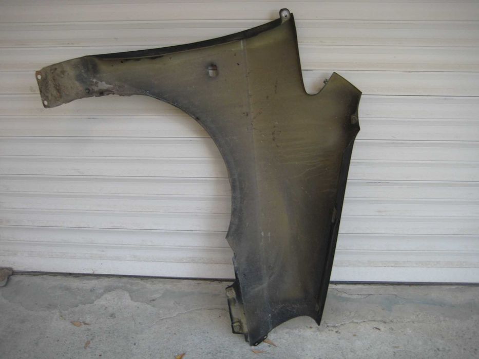 Продава Калник, преден ляв за Такума 2006 г.