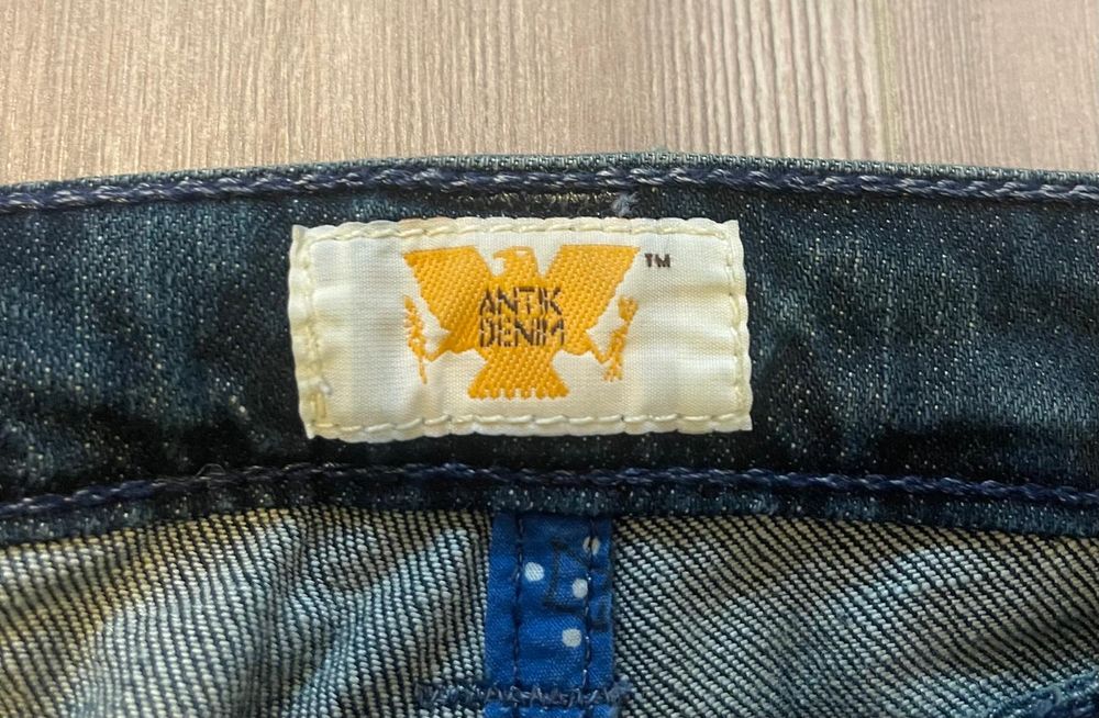 Уникални  дънки Antik Denim. Made in USA .  Ед Харди стил.