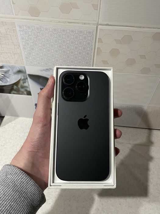 Iphone 16 pro black