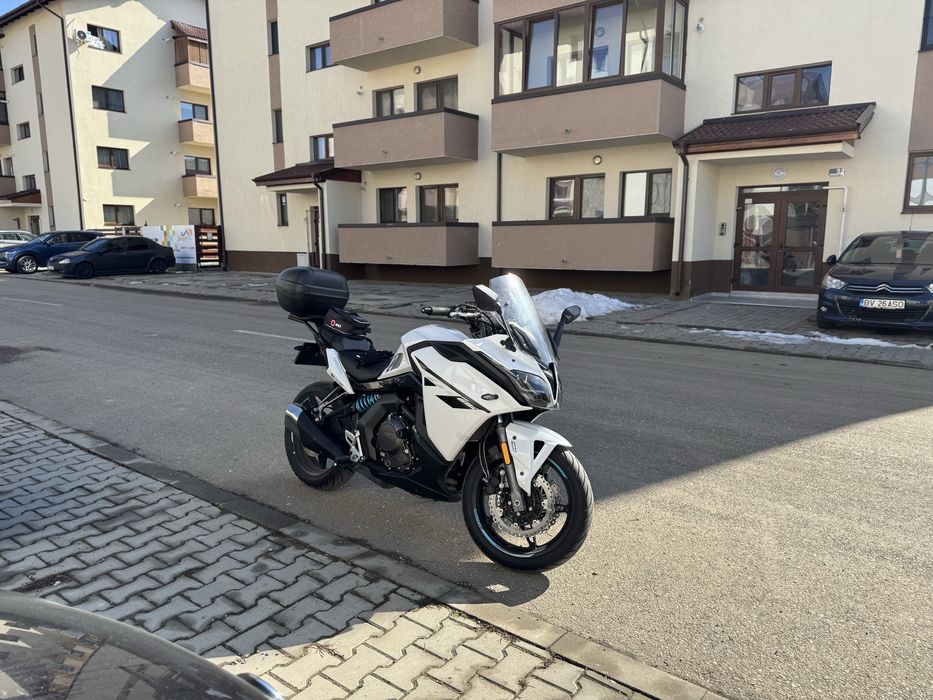 Motocicleta CF MOTO 650GT