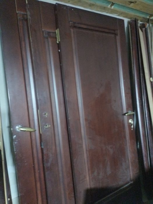 Есіктер сатылады жағдайлары жақсы 70-200,80-200