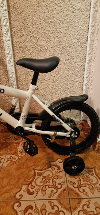 Bicicleta 4-6 ani noua