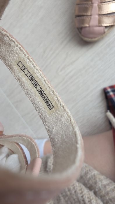 Sandale UGG marimea 23-24