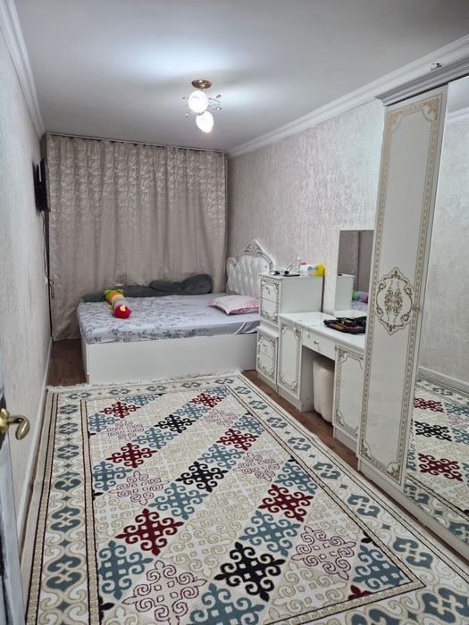 Гарышкерлер 56 2 ком 3 этаж.