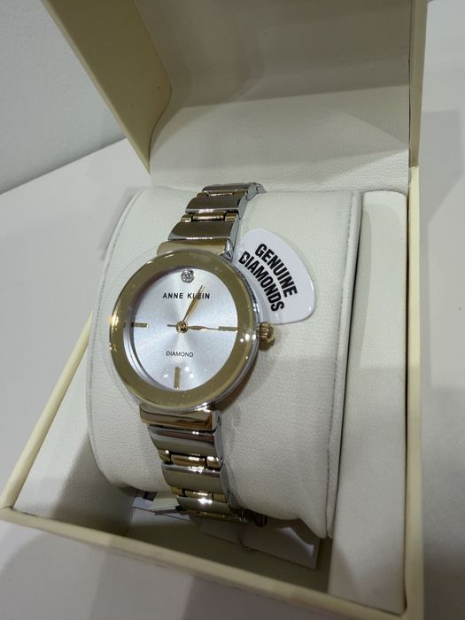 Часы Anne Klein