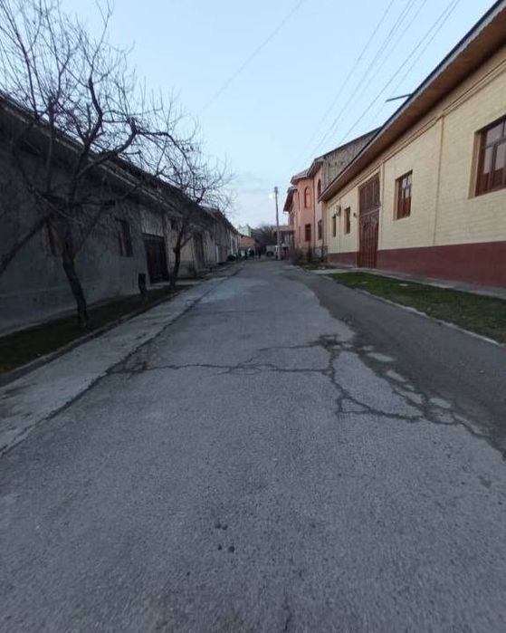 Хасанбой область бетонкадан 200-300 метр кирганда 8 сотих ер