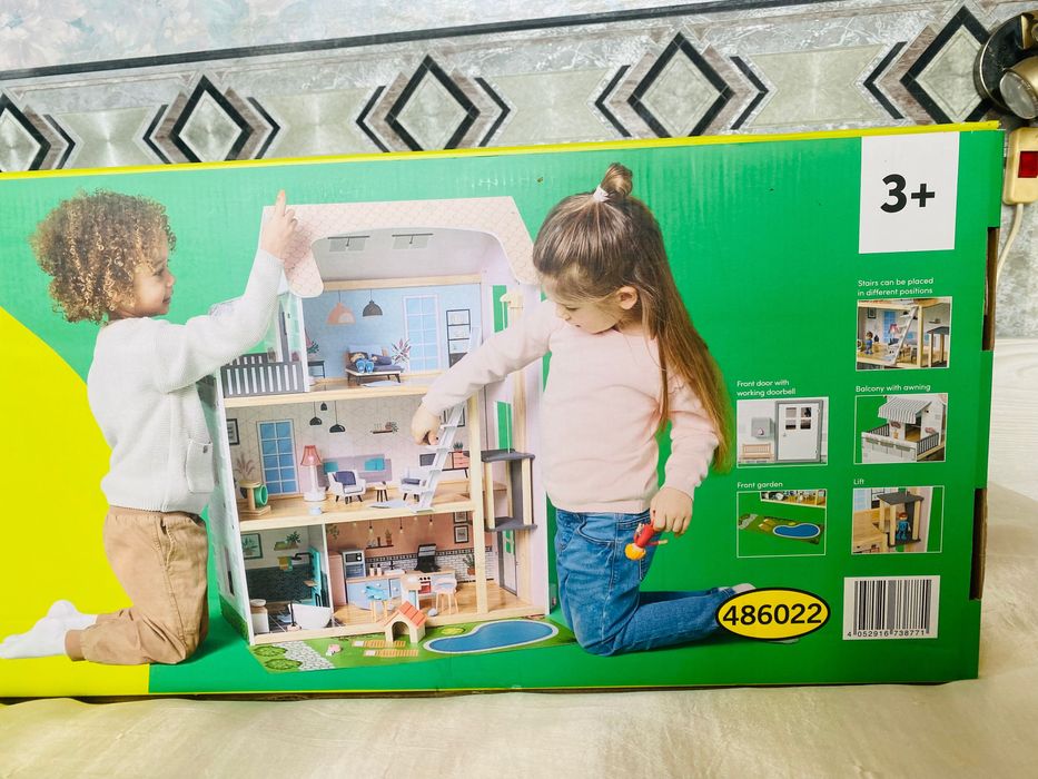 НОВА Дървена къща за кукли 64/80/31