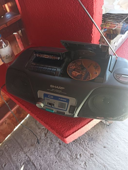 Radiocasetofon cu CD SHARP