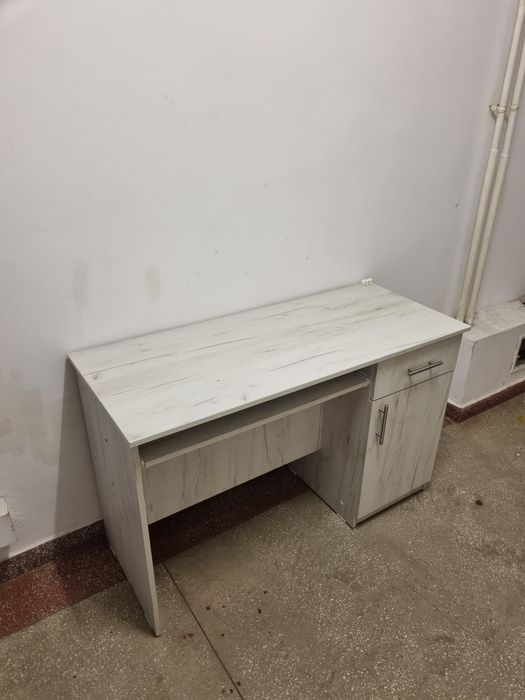 Birou pentru diferite activități