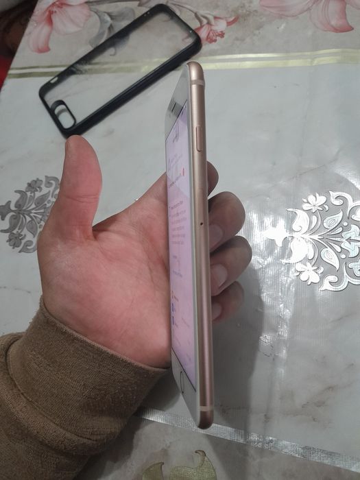 iPhone 8 plus (64GB)