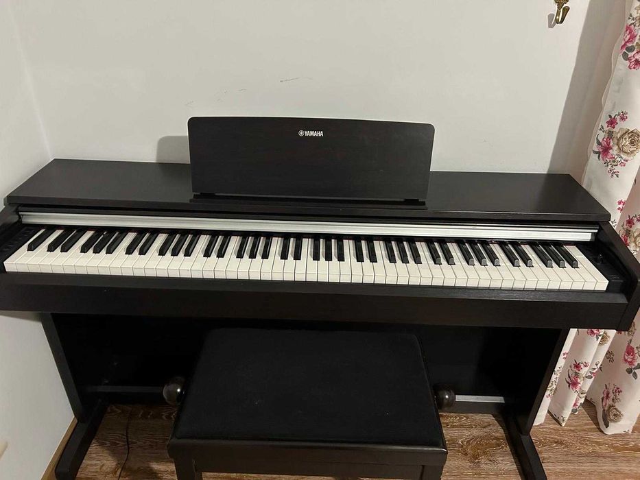 Pianina Yamaha Arius YDP 142