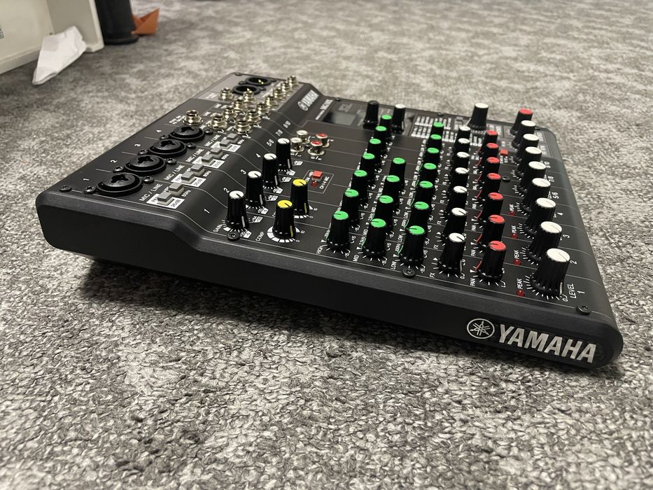 Yamaha MG10X – Mixer audio profesional cu efecte SPX