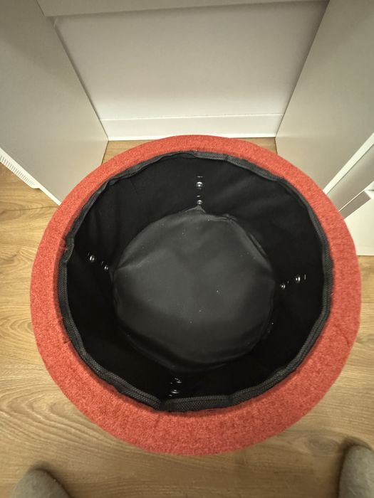 Scaun ikea rosu  cu spariu depozitare