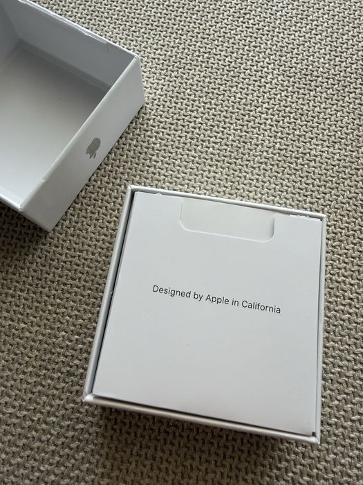 Apple AirPods 4
