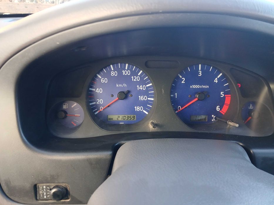 Nissan Navara 2.5 TD