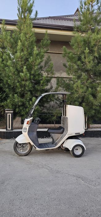 Продам скутер хонда Canopy в хорошем состоянии