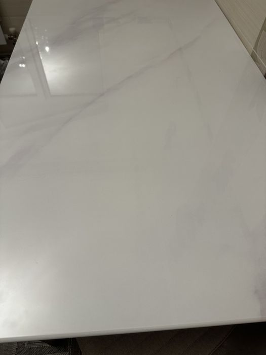 Стол кухонный  шикарный