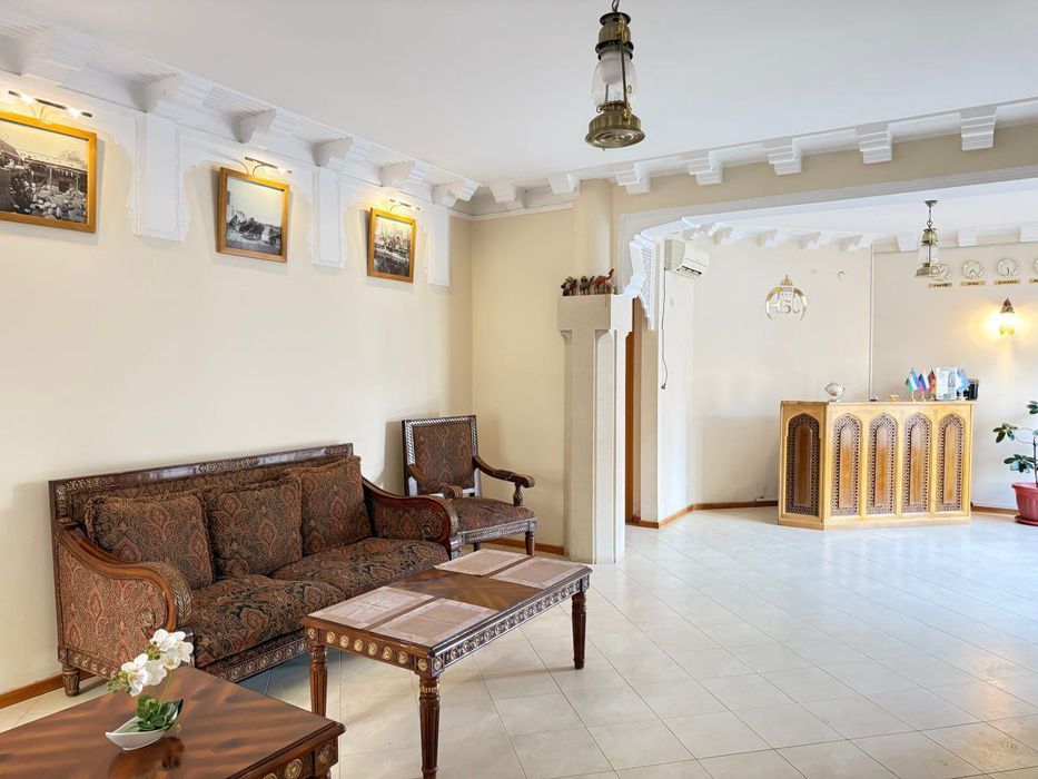 Гостиница Асл возле ляби хауза