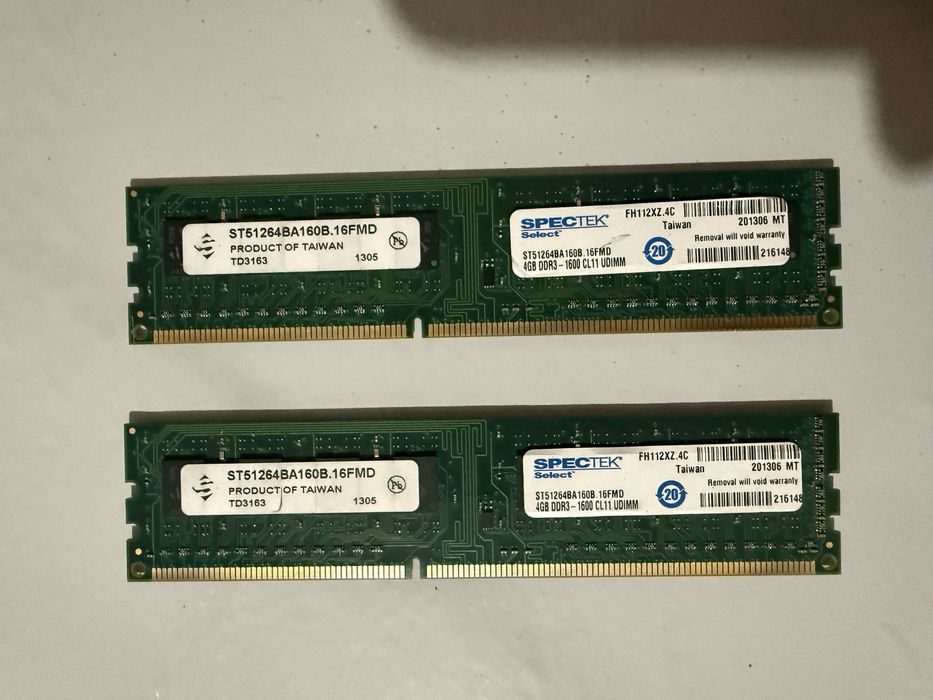 Продам Оперативную память DDR3 4GB 1600MHz (2 штуки)