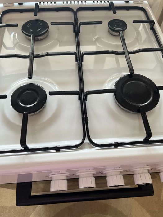 Продам Газ плиту новая