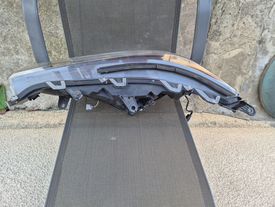 Far dreapta Led Toyota Rav 4 avariat!!