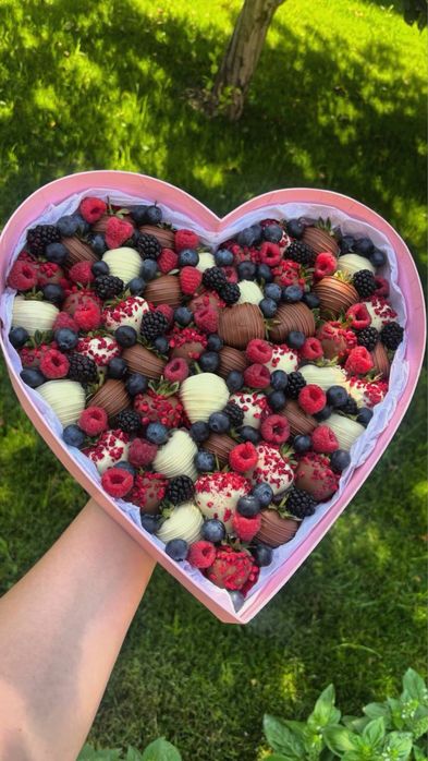 Клубника шоколад. Qulupnay shokolad. Подарки