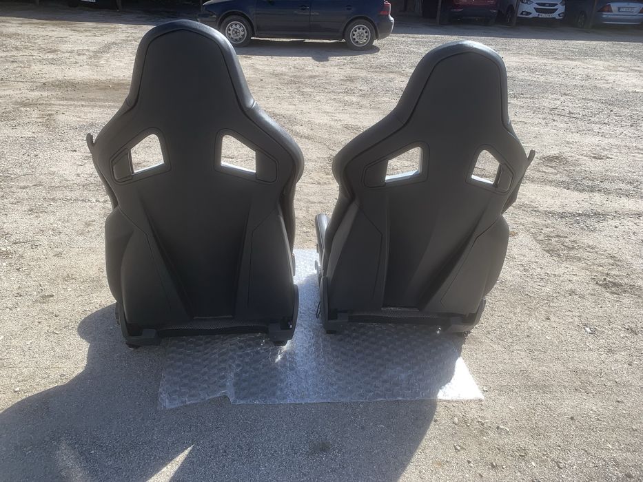 Recaro Bucket Seats за Golf 5 R32/GTI