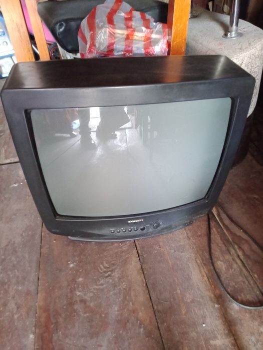 Продам старенький телевизор