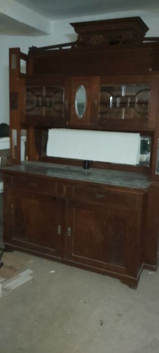 Mobilier antic lemn sculptat