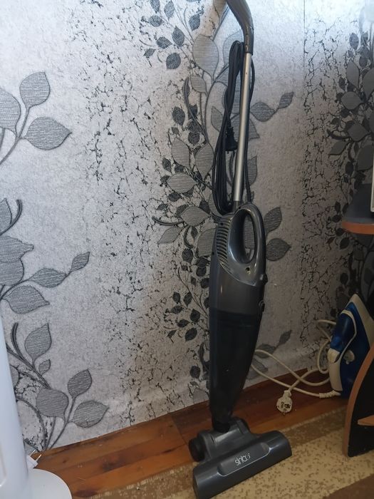 Продам пылесос .
