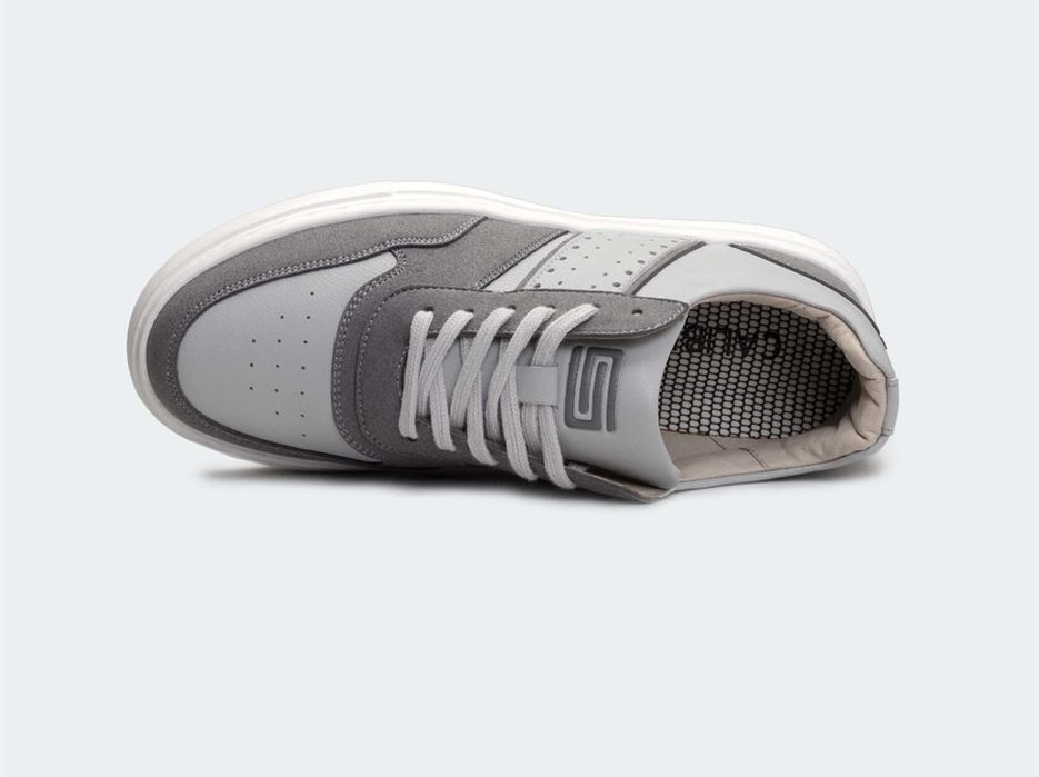 Кроссовки новые.