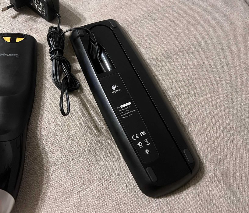 Telecomanda universala Logitech Harmony One cu dock