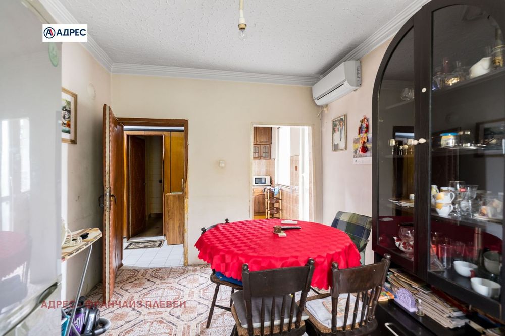 Продава се Многостаен апартамент в Плевен, Широк център - 120 кв.м за 1234 €/кв.м - Снимка #2