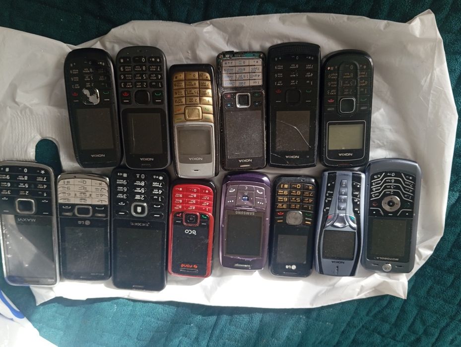 Продам телефоны не рабочие