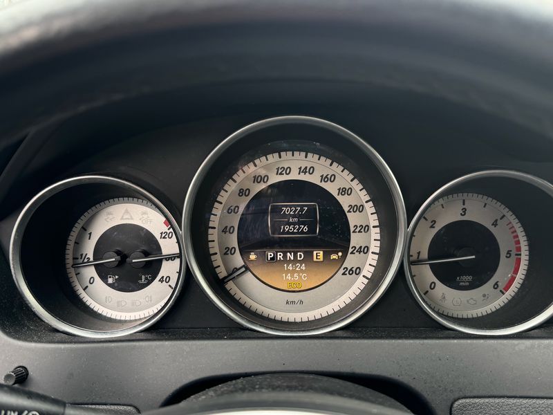 Mercedes-Benz C-Klasse C 220 CDI T BlueEfficiency Avantgarde 2011