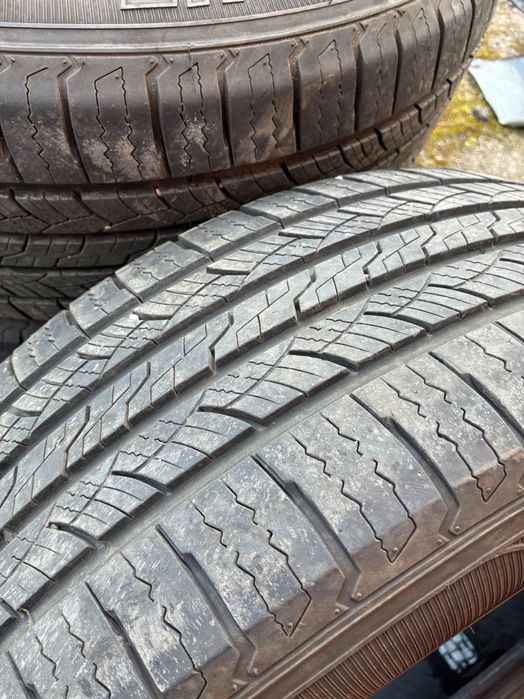 235/55 R19 Гуми 4 сезона 240.00€