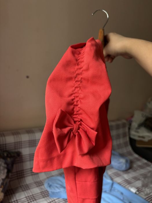 продаю женское красное платье