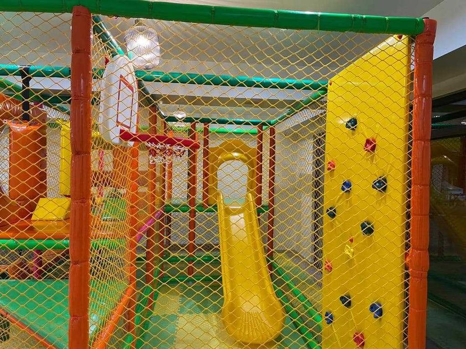 Loc de joaca modular Spatiu de joaca labirint modular