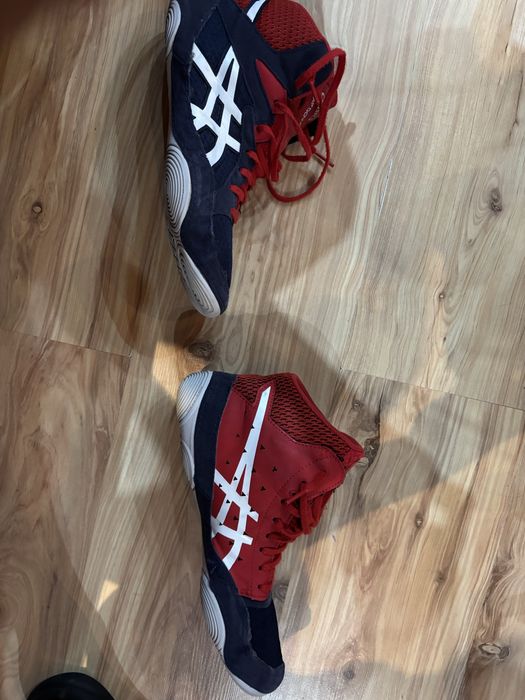 Борцовки Asicks.