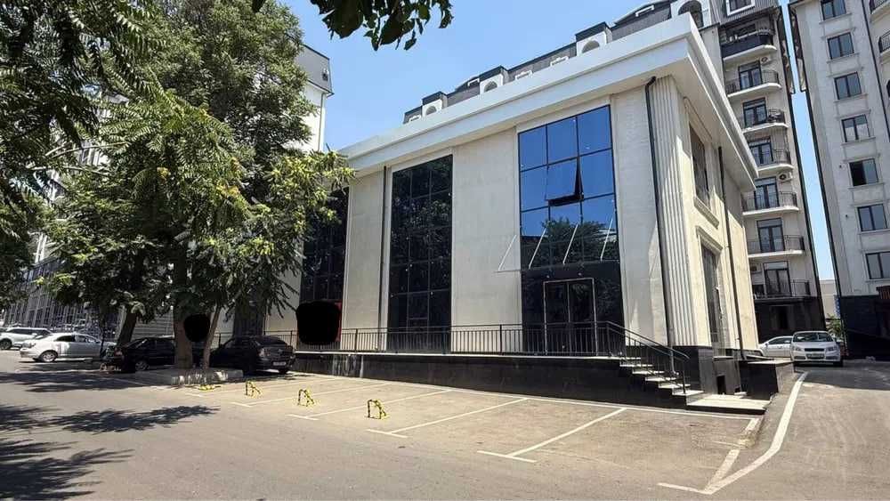 Продается нежилой здание 1074 км Юнусабад орентир  Чинобод