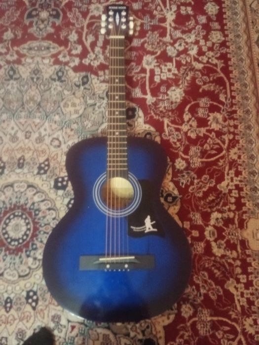 Гитара акустика новая купи и понял что мне она не нужна