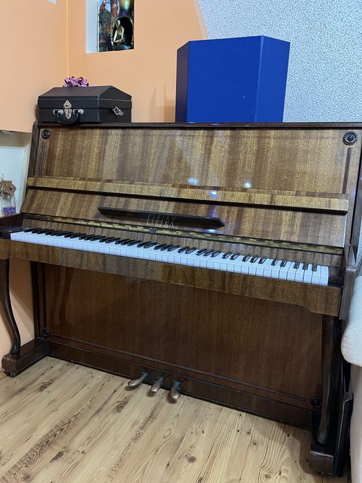 Pianina  Lirika